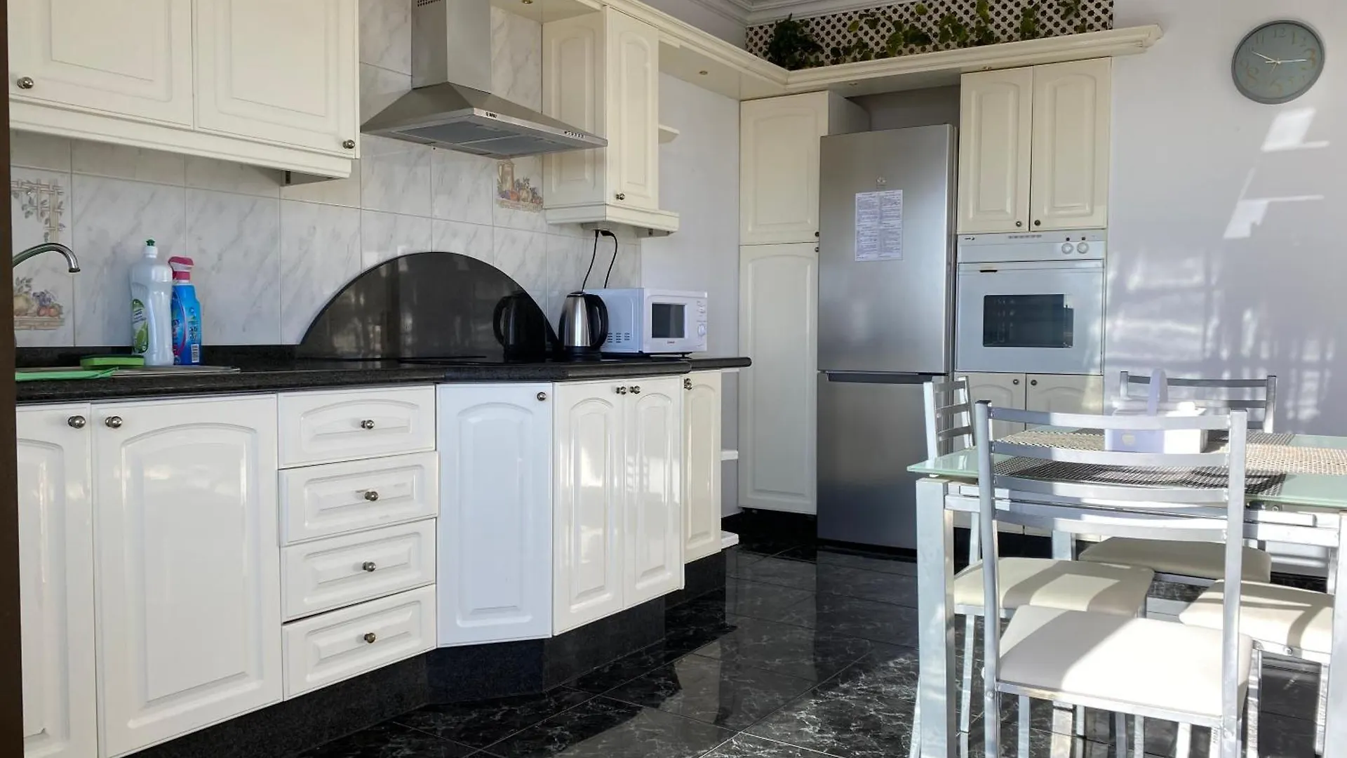 Superior Room In Los Cristianos With Sea View Arona  Penzion Arona (Tenerife)